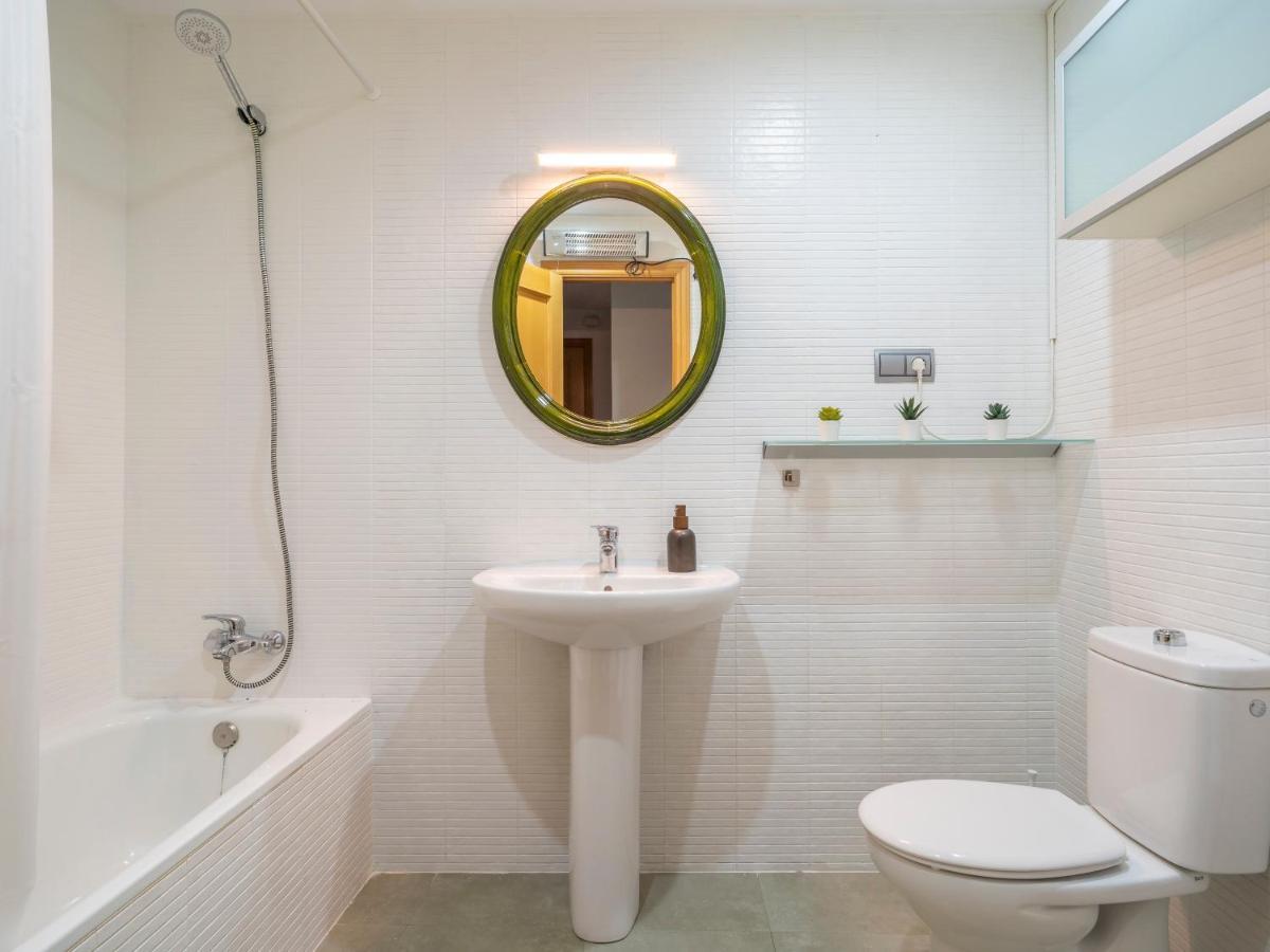 Sanders Uptown - Cute One-Bedroom Apartment Near City Center Málaga Kültér fotó